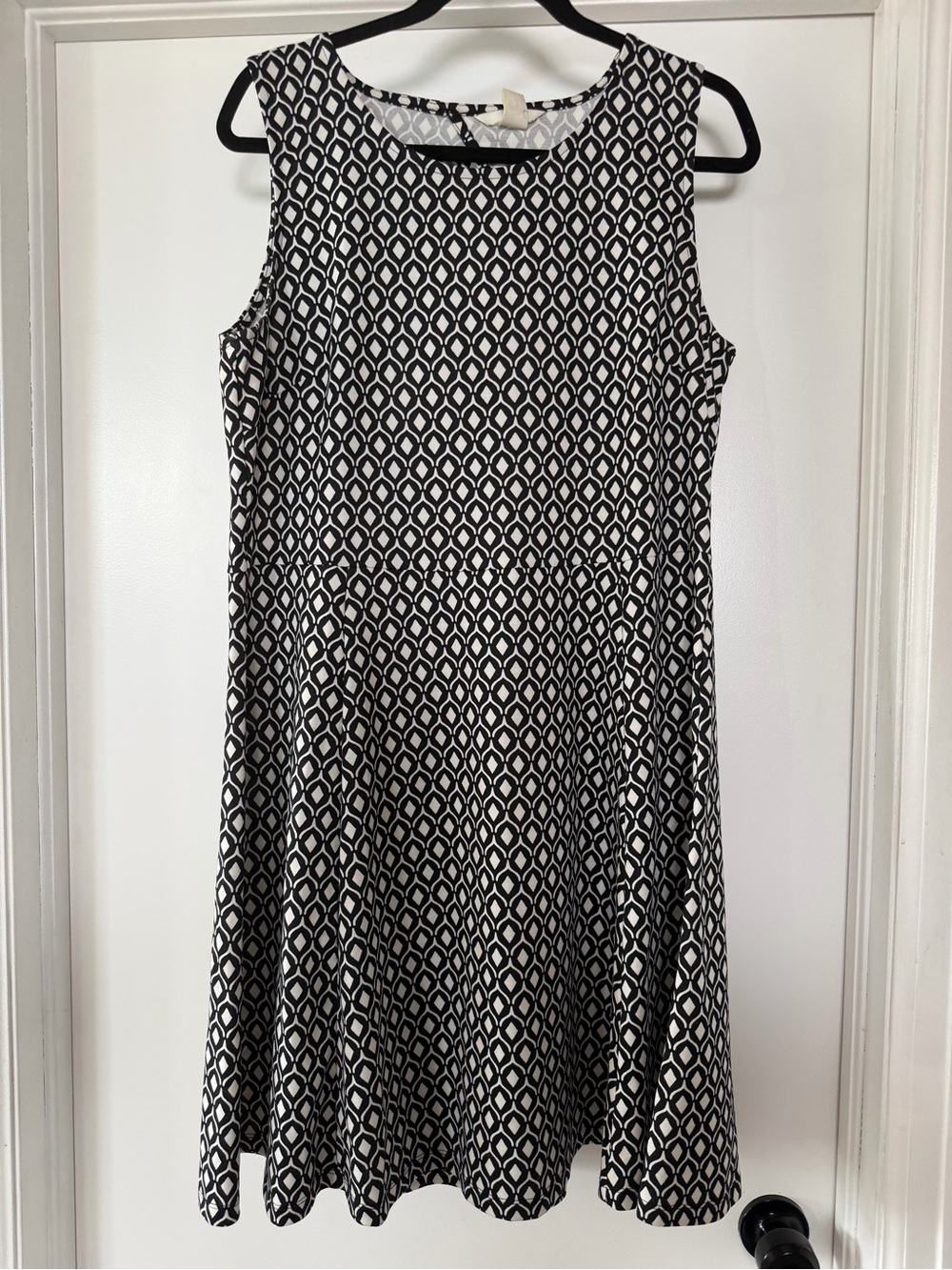 H&M Black & White Geometric Sleeveless Dress